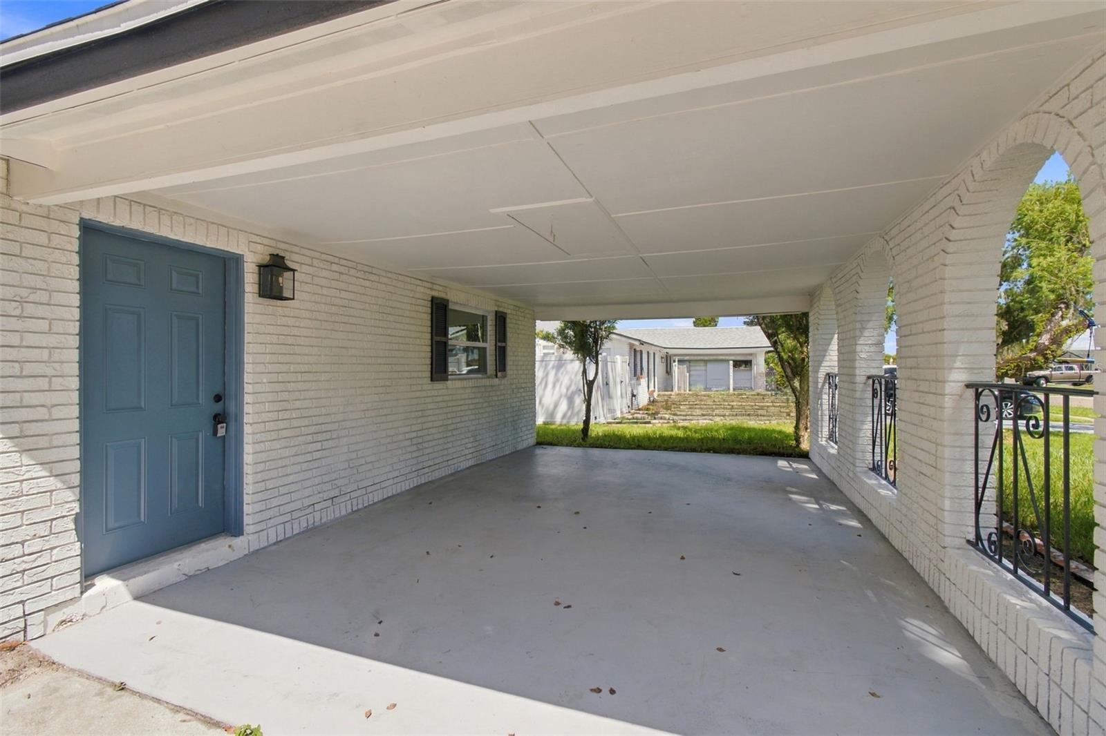 802 Walnut Dr, Seffner, FL 33584