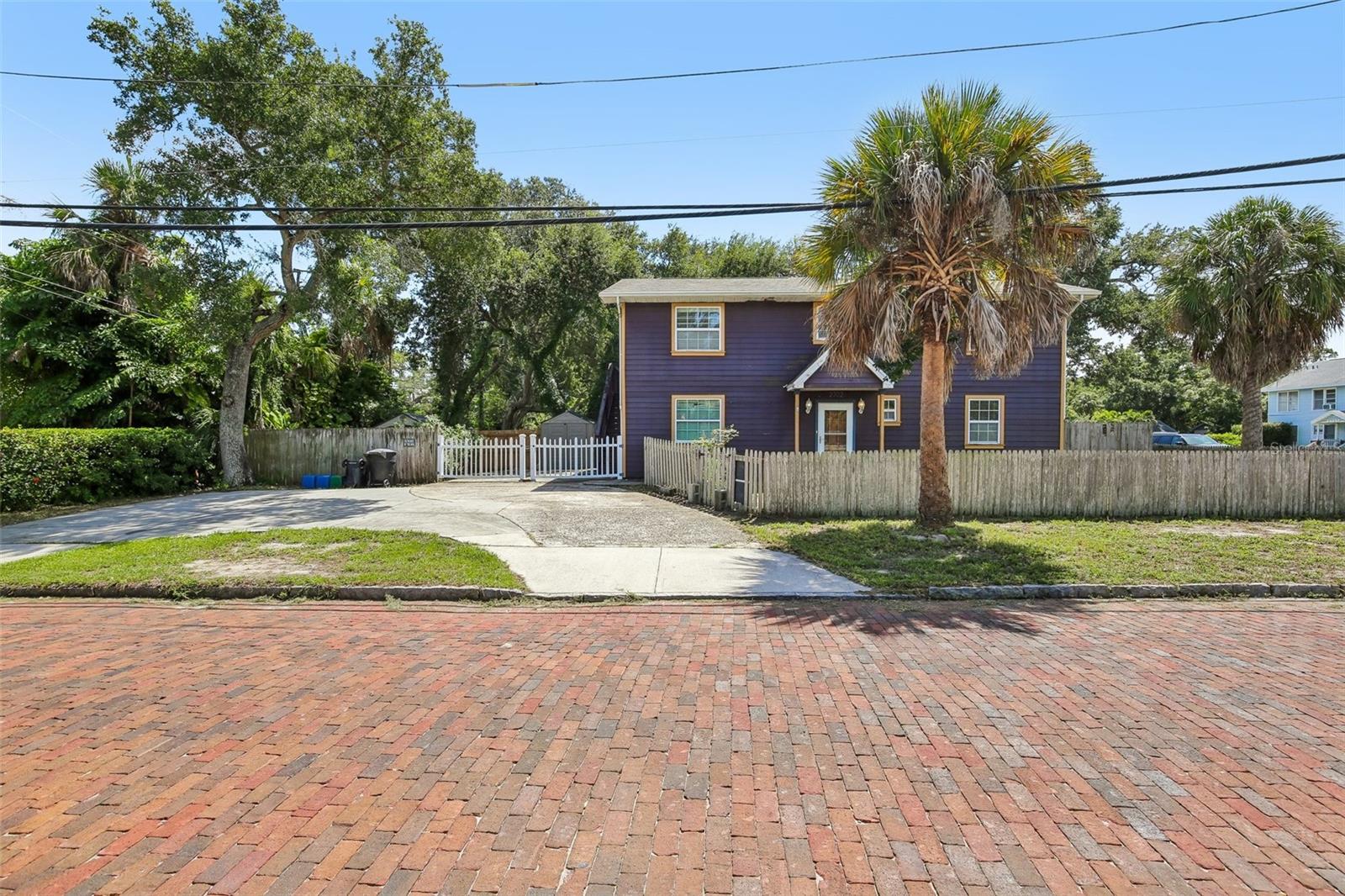 2702 49th St S, Gulfport, FL 33707