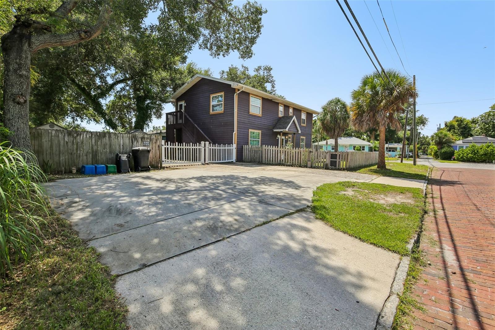 2702 49th St S, Gulfport, FL 33707