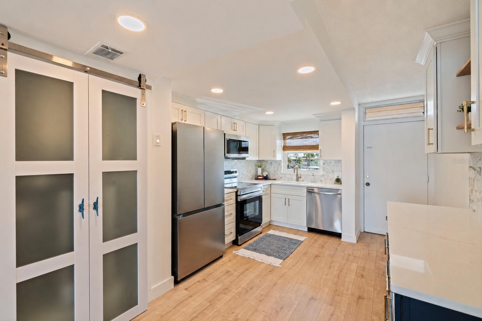 1847 Shore Dr S #202, South Pasadena, FL 33707