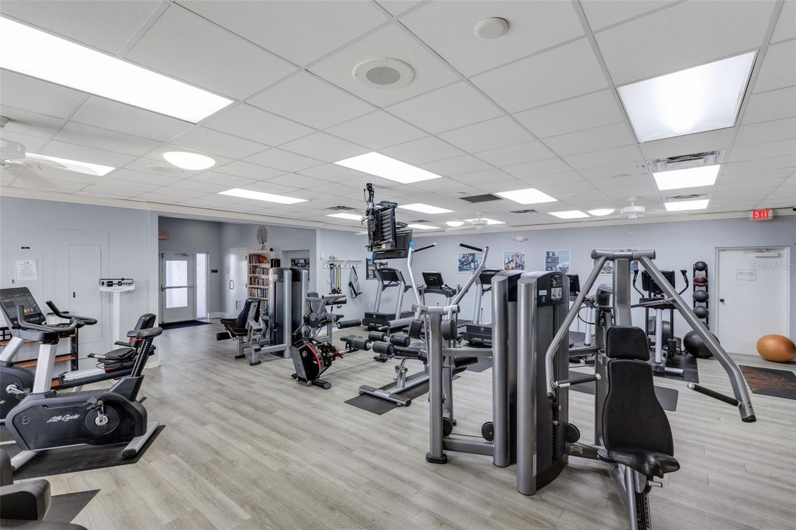 6807 Stone River Rd #204, Bradenton, FL 34203