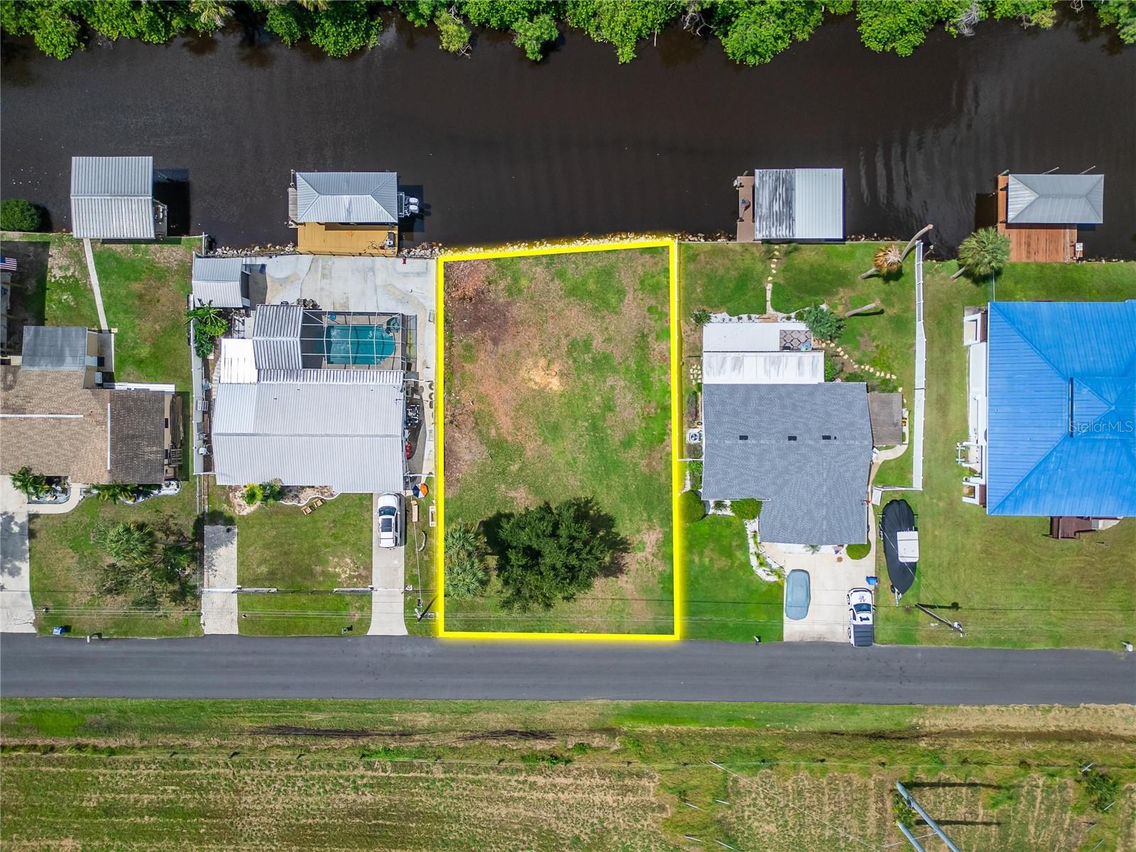 Bay Dr, Gibsonton, FL 33534