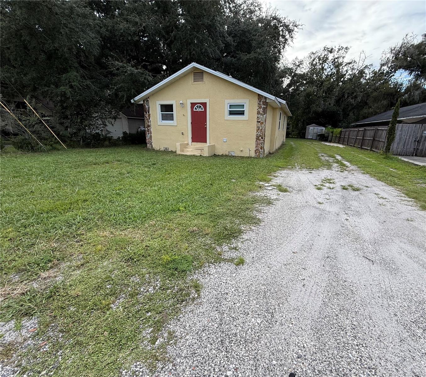 1109 N Gordon St, Plant City, FL 33563