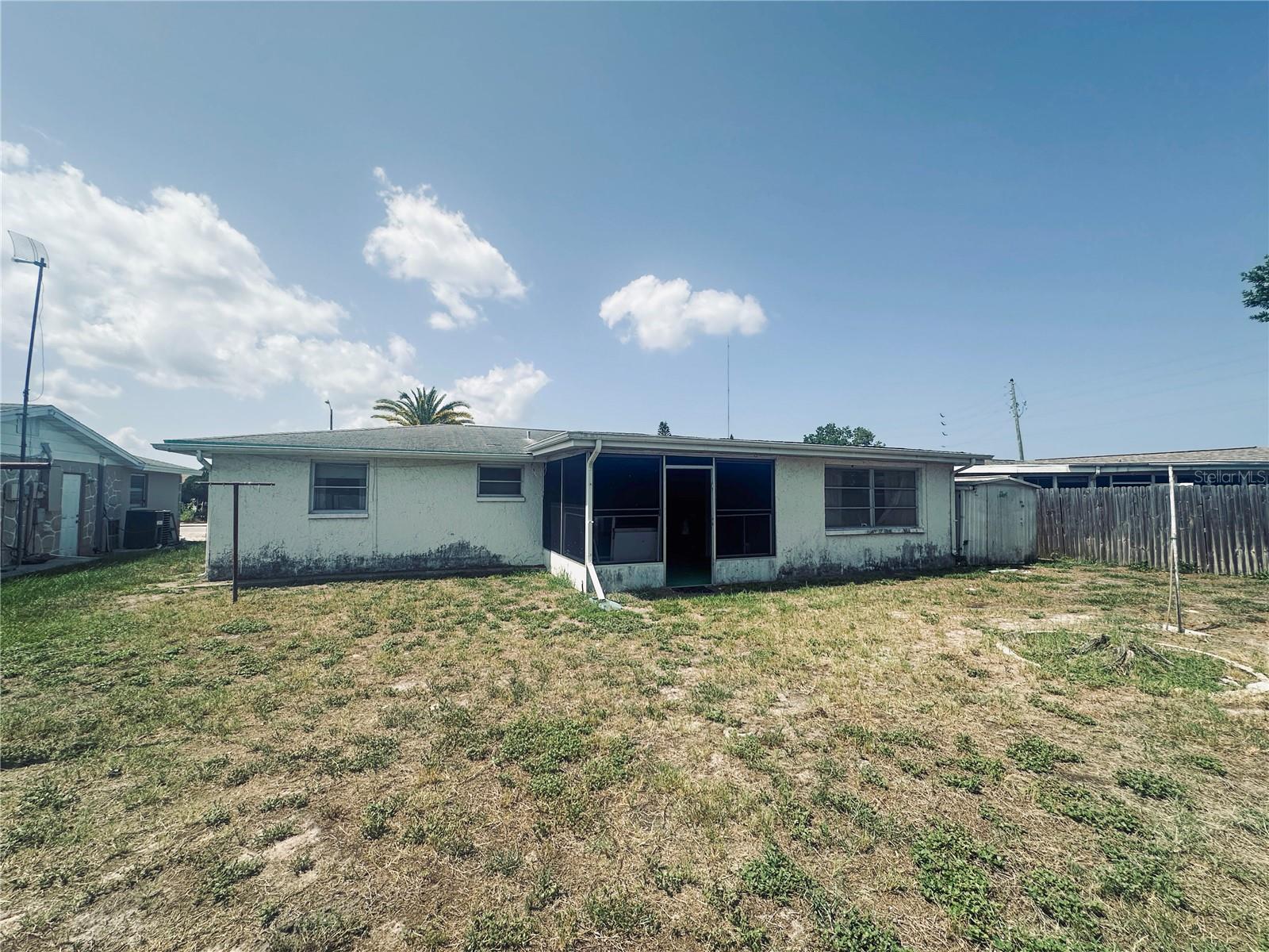 3249 Trask Dr, Holiday, FL 34691