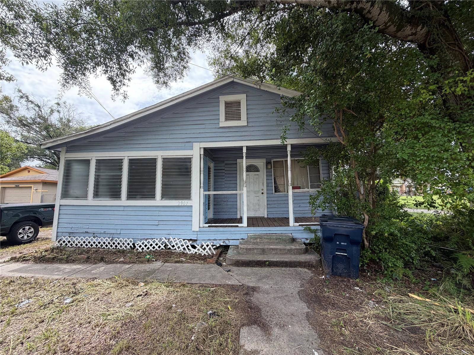 2907 E Lake Ave, Tampa, FL 33610