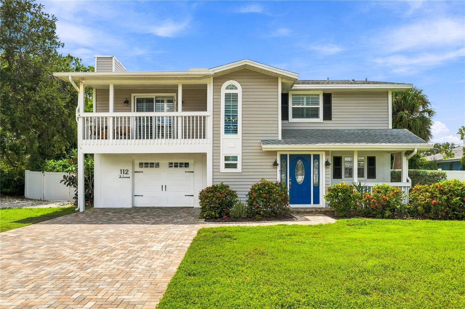 112 6th St, Belleair Beach, FL 33786