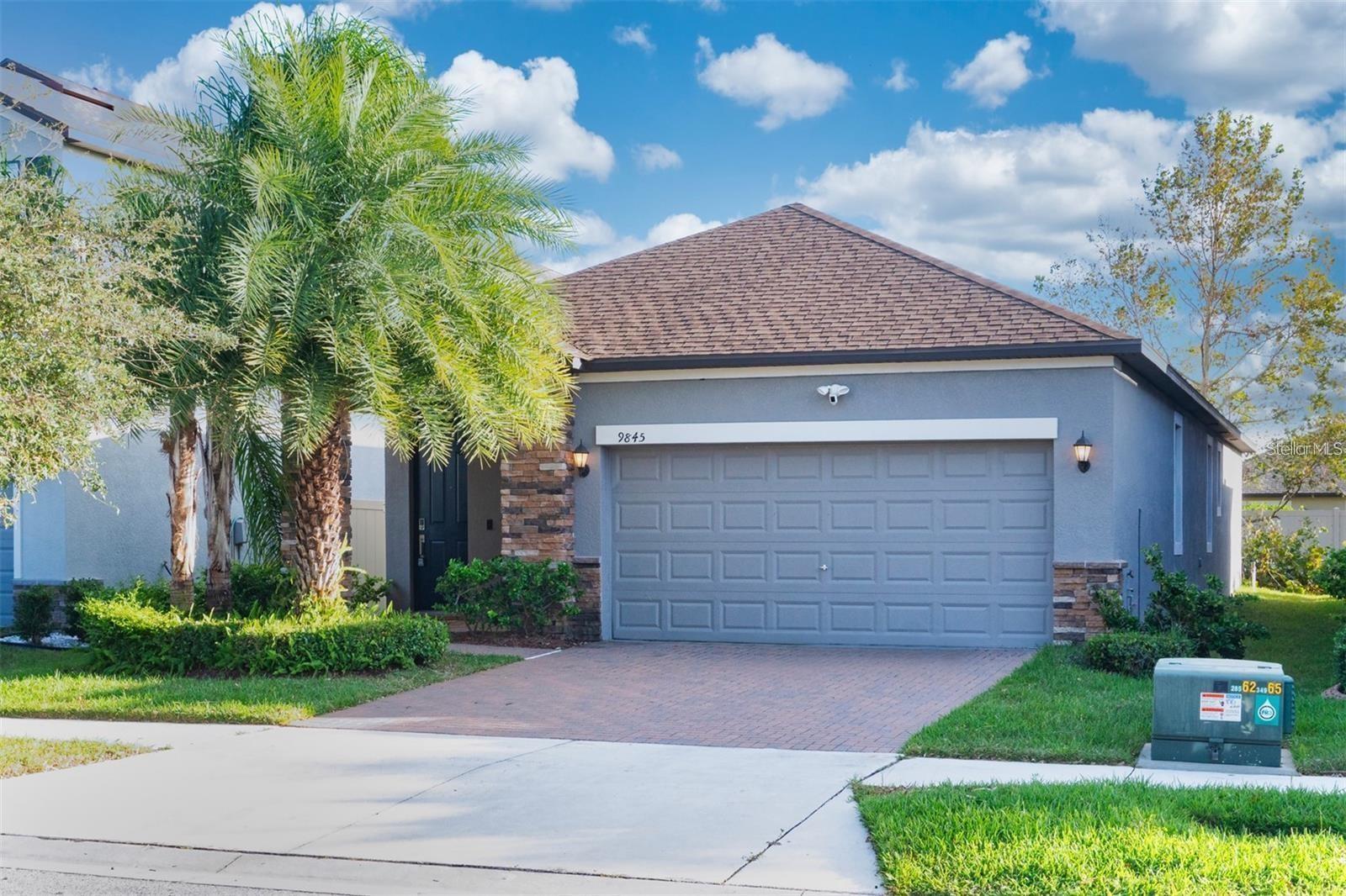 9845 Ivory Dr, Sun City Center, FL 33573