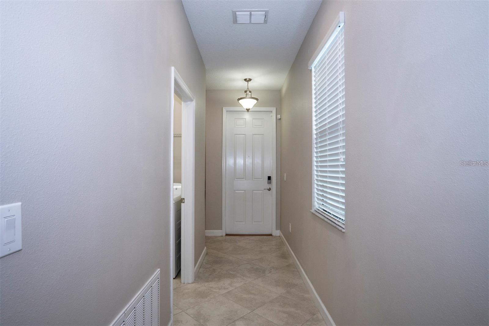 9845 Ivory Dr, Sun City Center, FL 33573