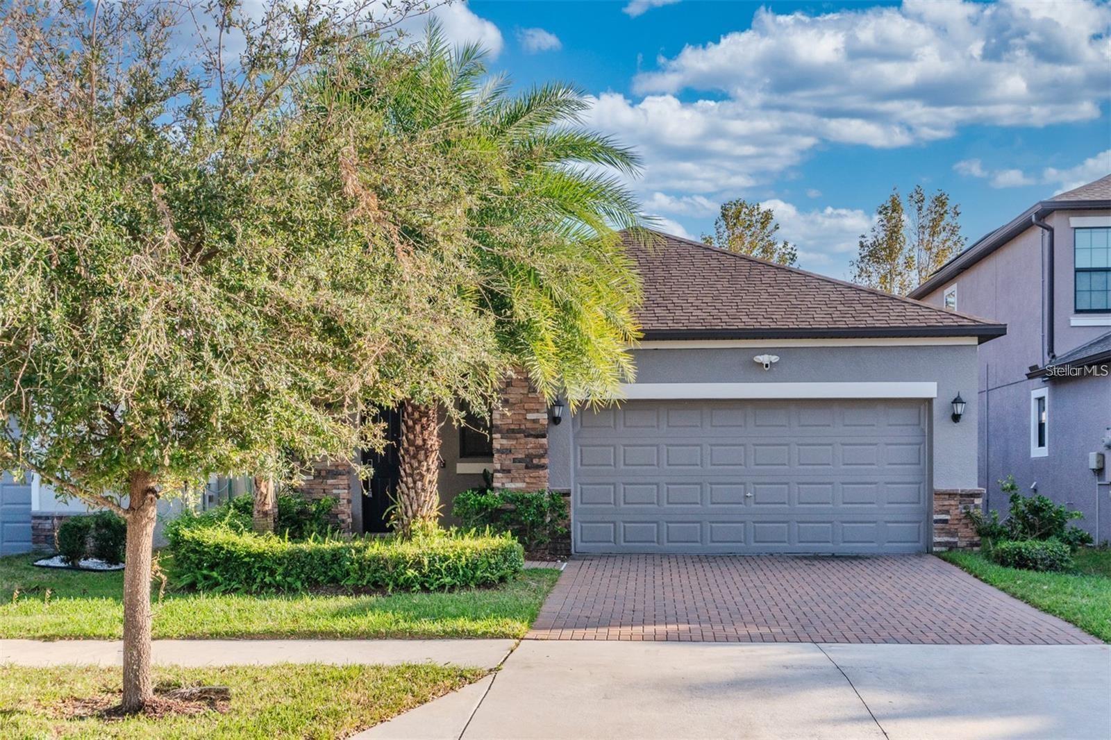 9845 Ivory Dr, Sun City Center, FL 33573