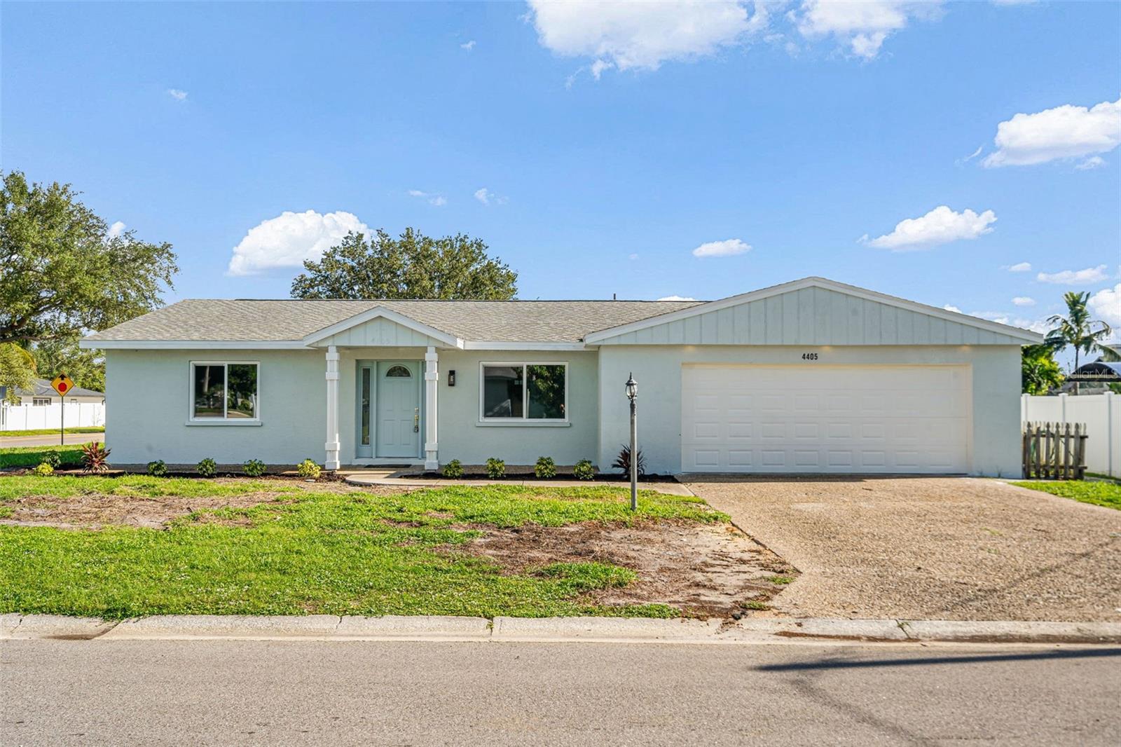 4405 Pinfish Ln, Palmetto, FL 34221