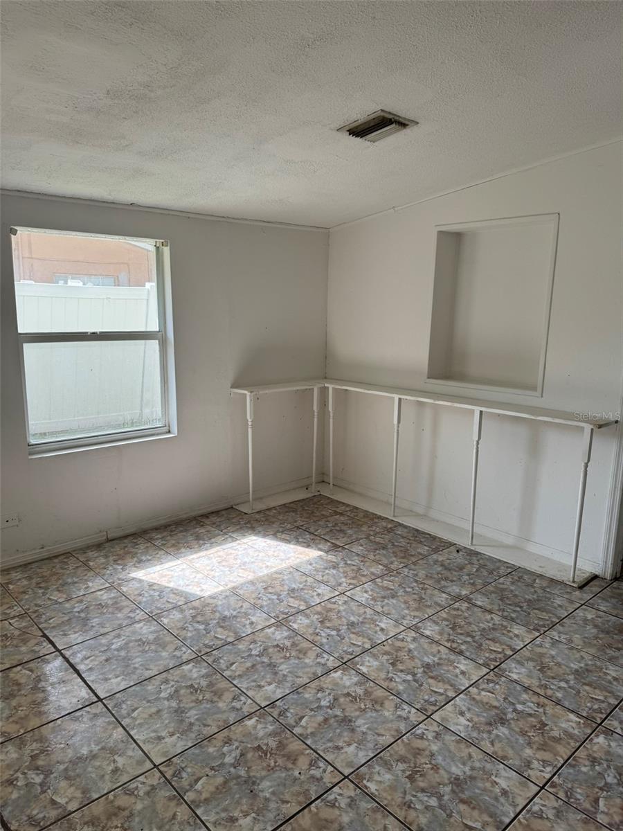 3033 Karen Ave, Largo, FL 33774