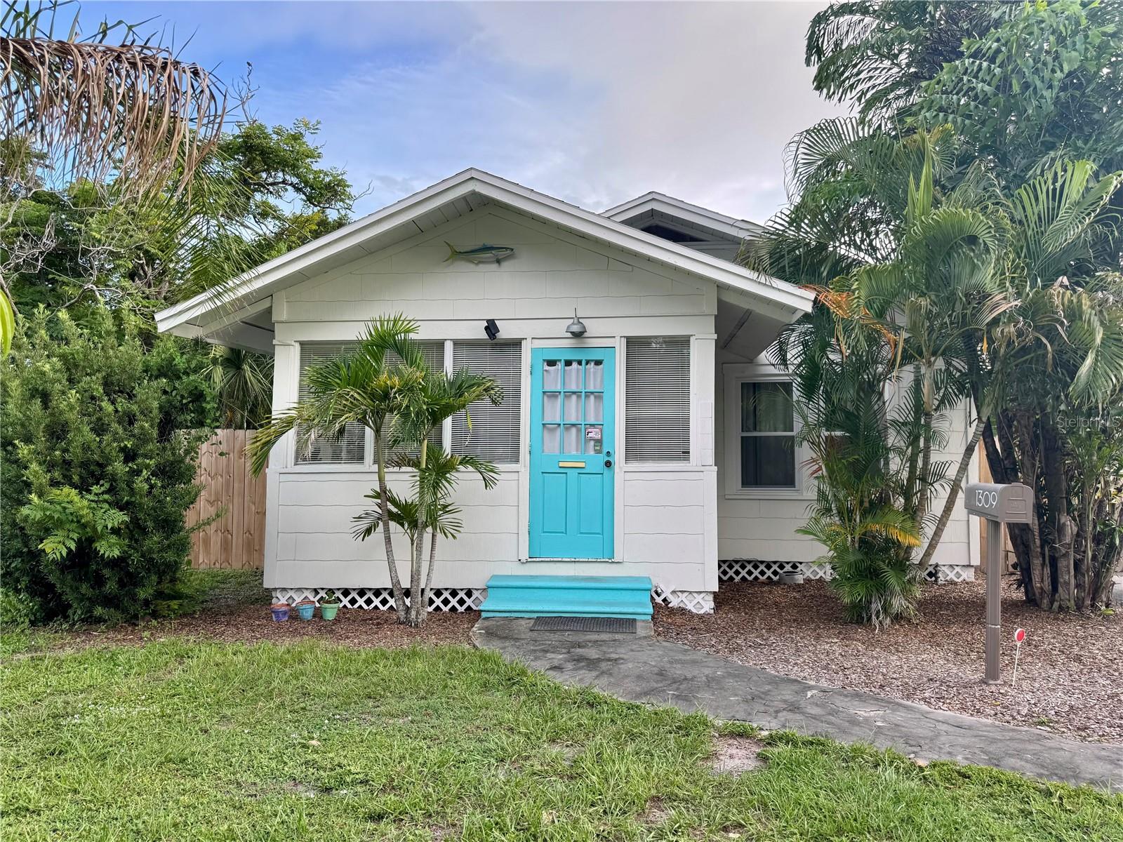 1309 13th Ave W, Bradenton, FL 34205