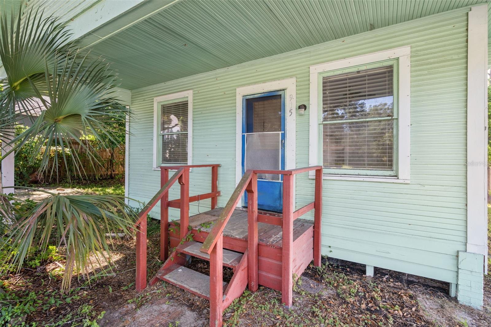 915 E Sitka St, Tampa, FL 33604