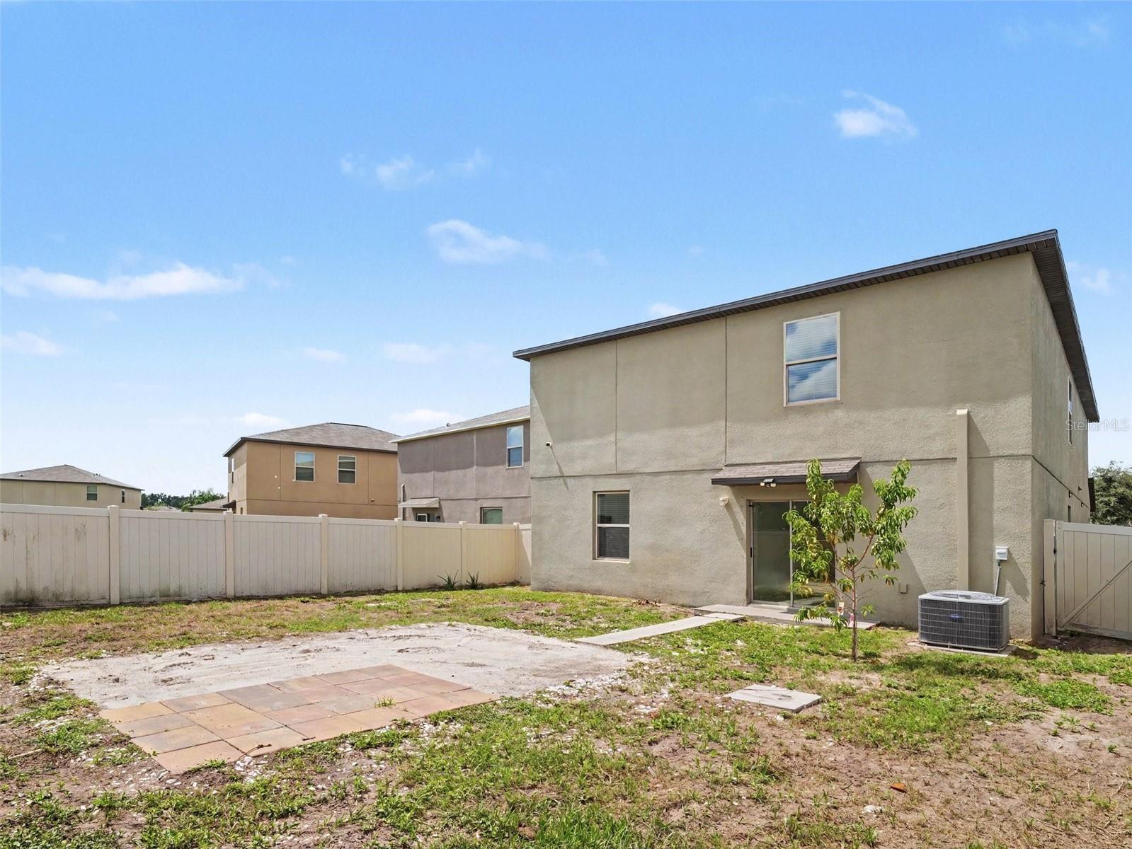 15470 Broad Brush Dr, Sun City Center, FL 33573