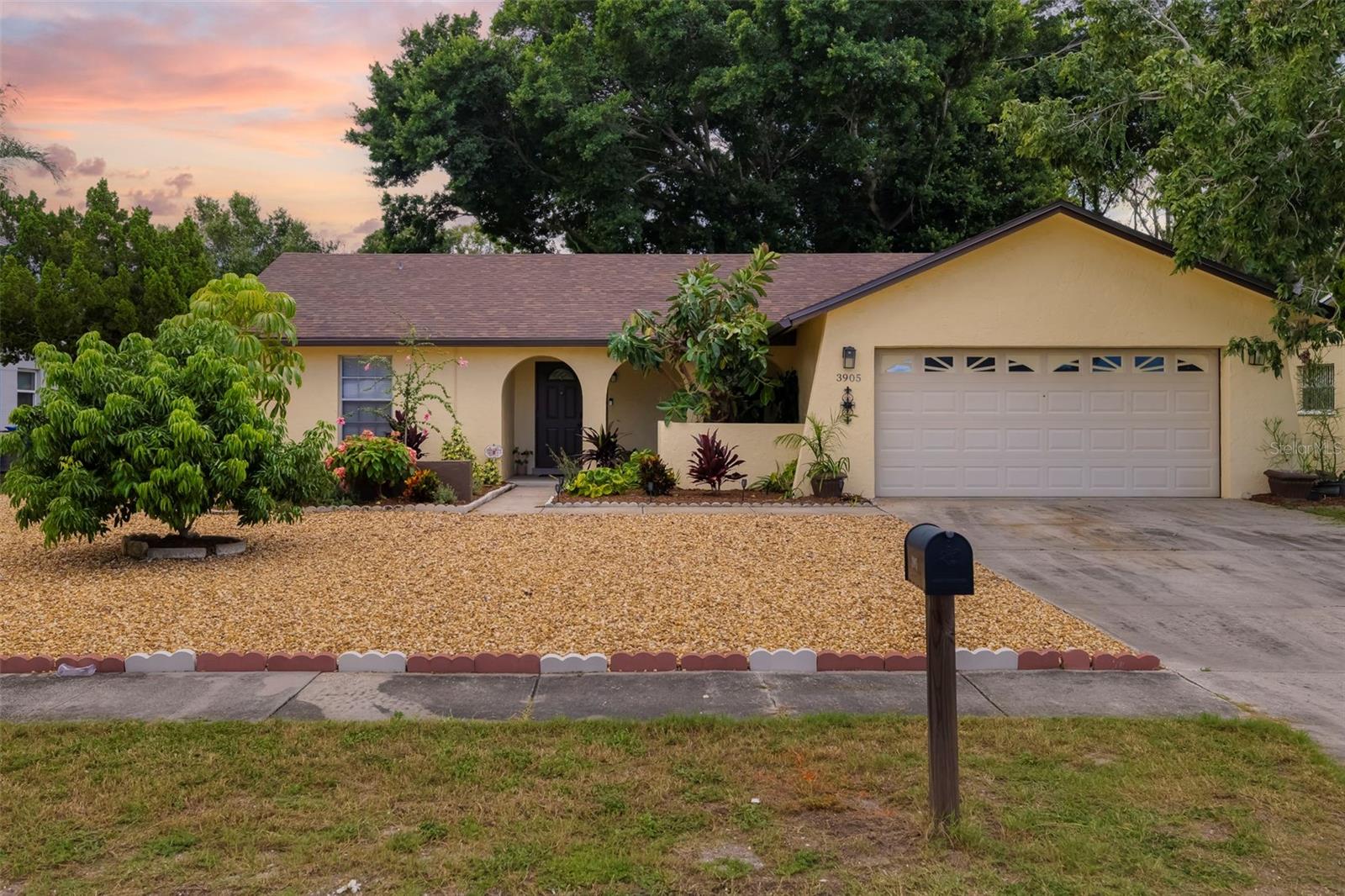 3905 Sandpointe Dr, Bradenton, FL 34205