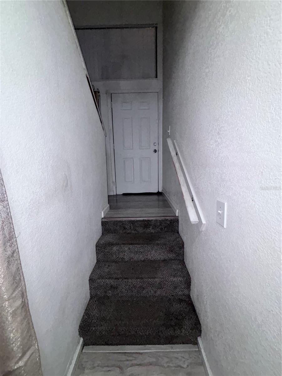 5030 Terrace Village Ln, Tampa, FL 33617