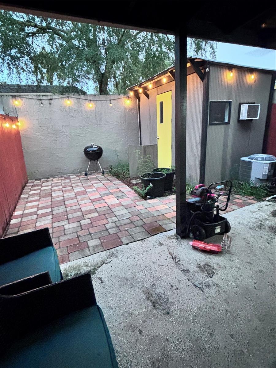 5030 Terrace Village Ln, Tampa, FL 33617