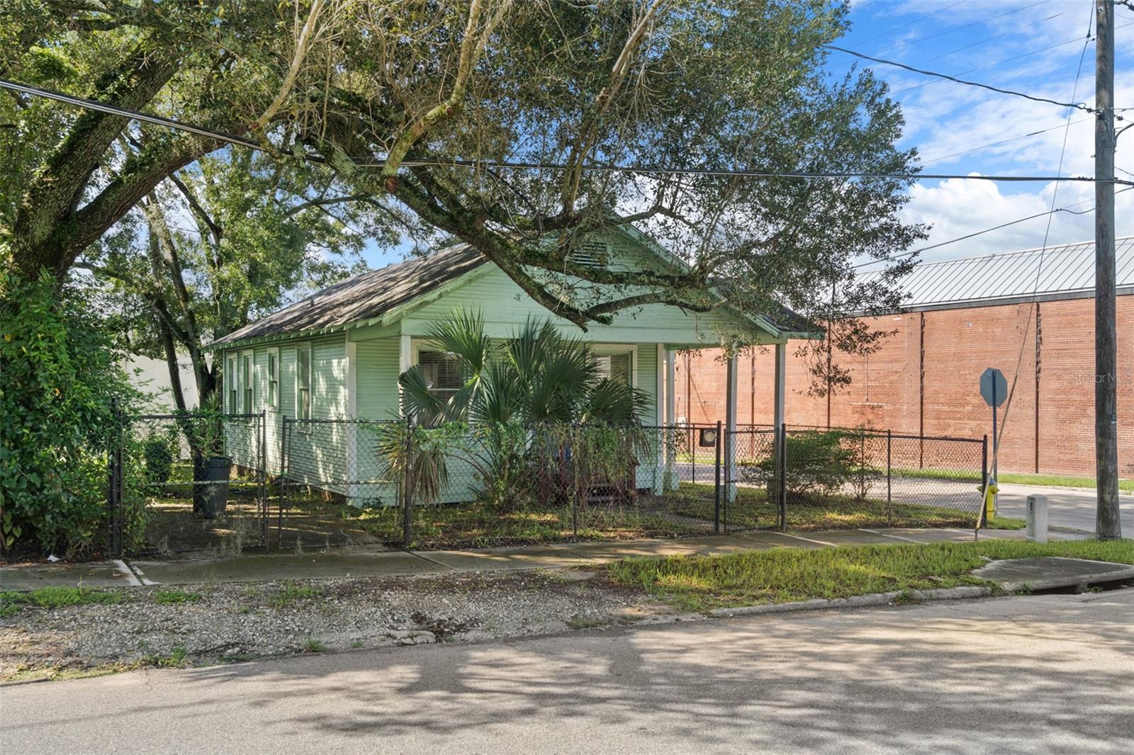 915 E Sitka St, Tampa, FL 33604