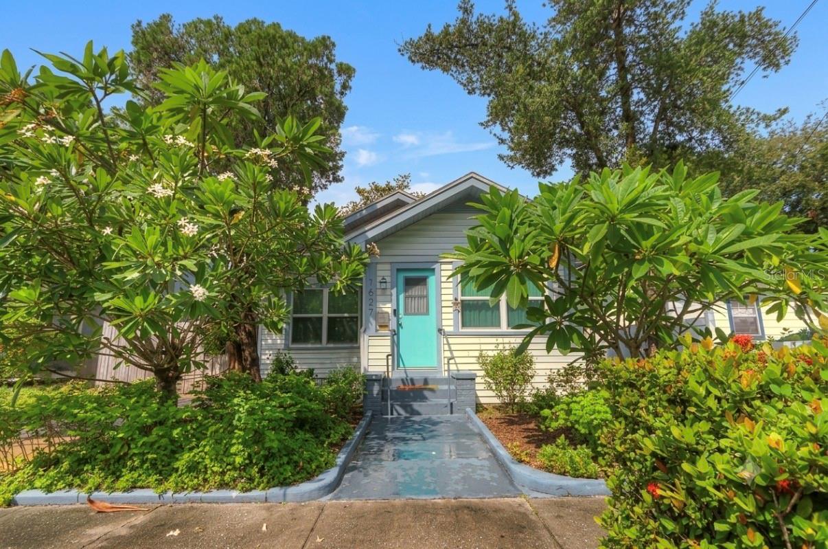 1527 13th St S, St Petersburg, FL 33705
