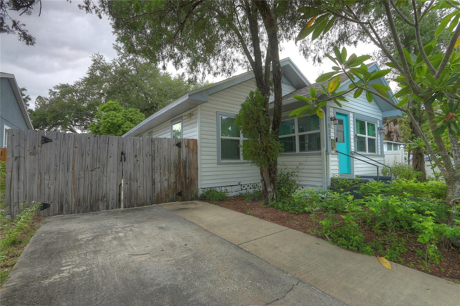 1527 13th St S, St Petersburg, FL 33705
