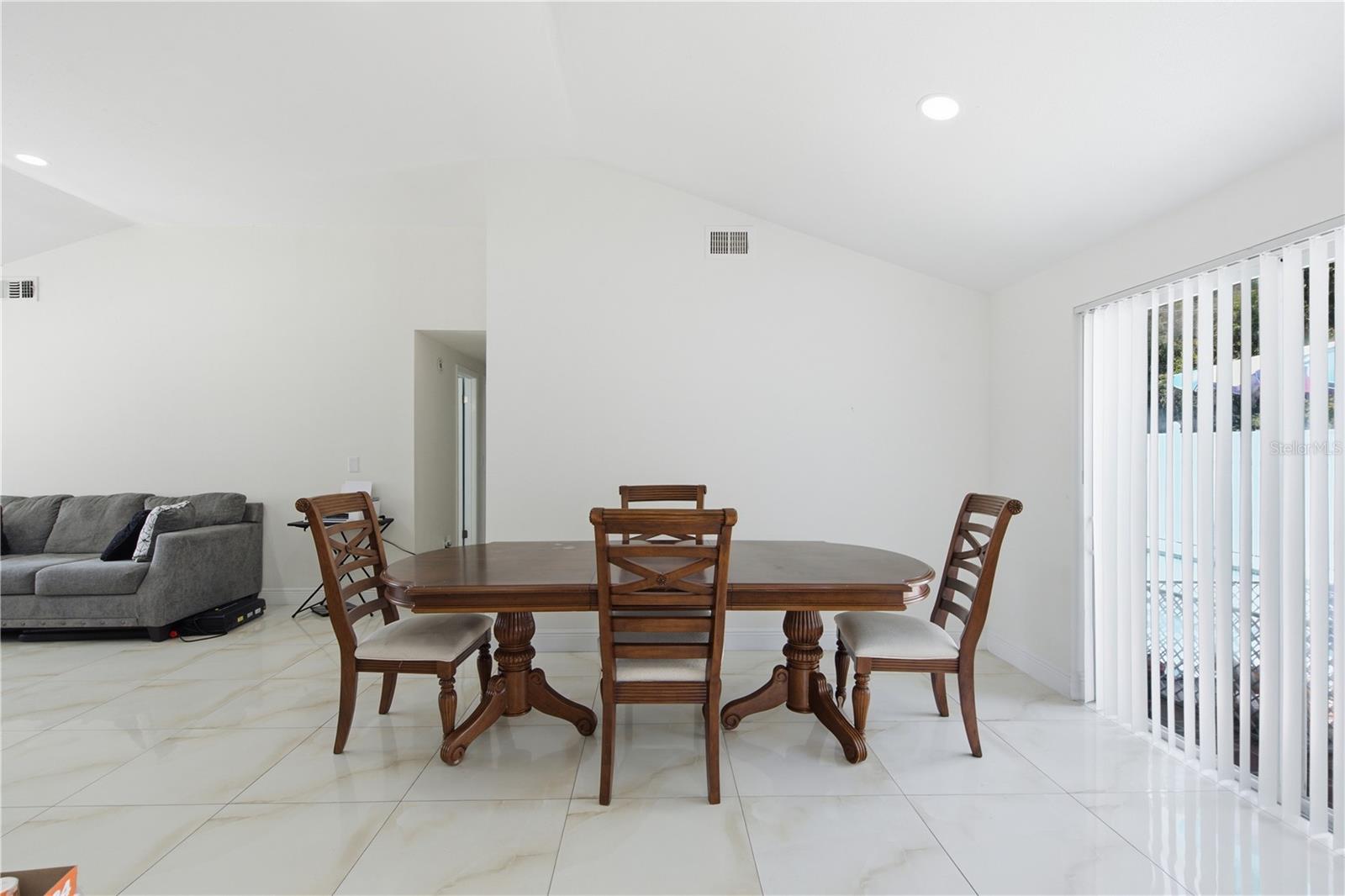 10311 Orchard Hills Ct, Tampa, FL 33615