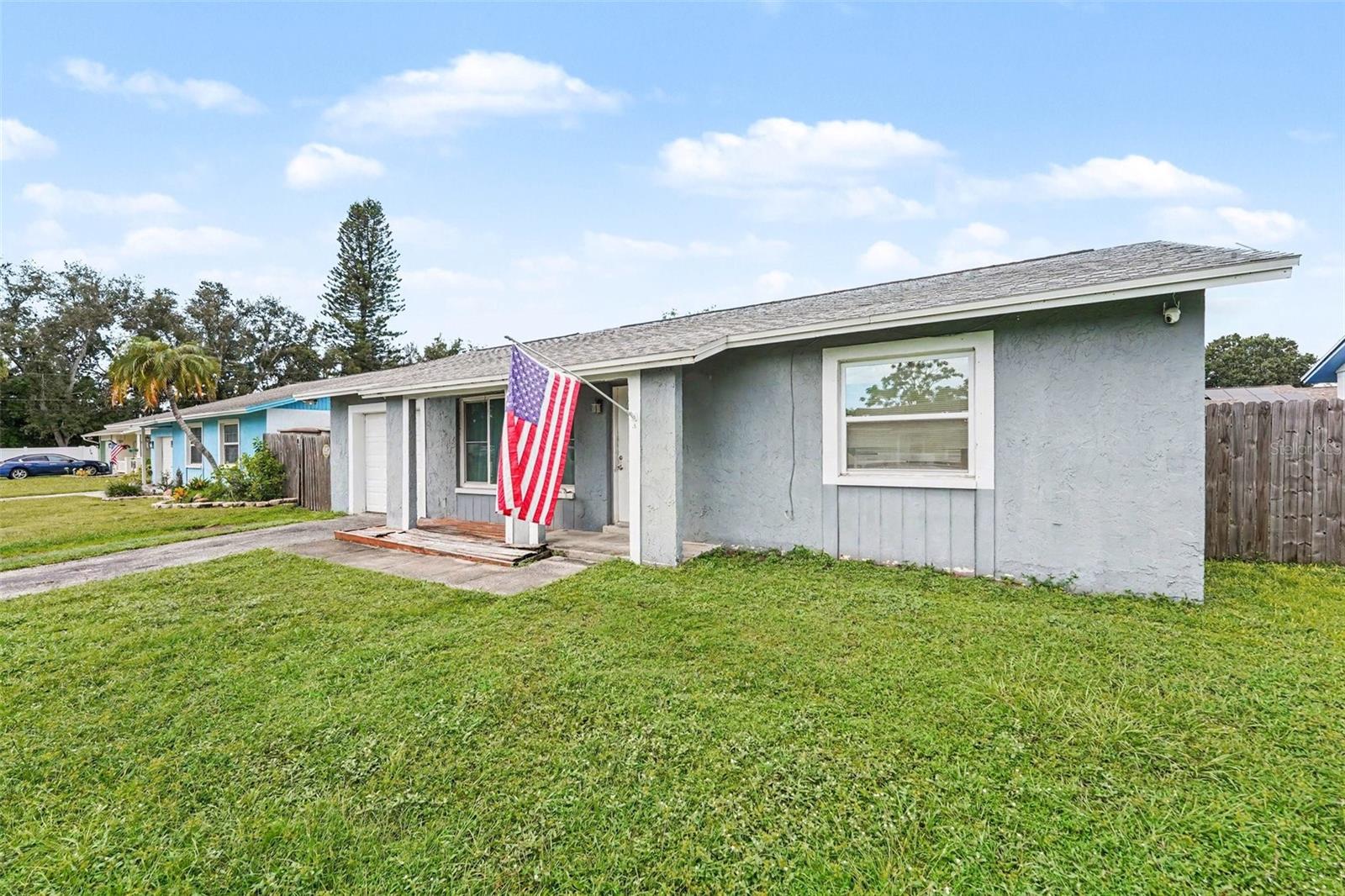 7991 Aberdeen Cir, Largo, FL 33773