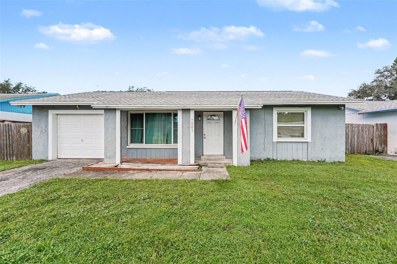 7991 Aberdeen Cir, Largo, FL 33773