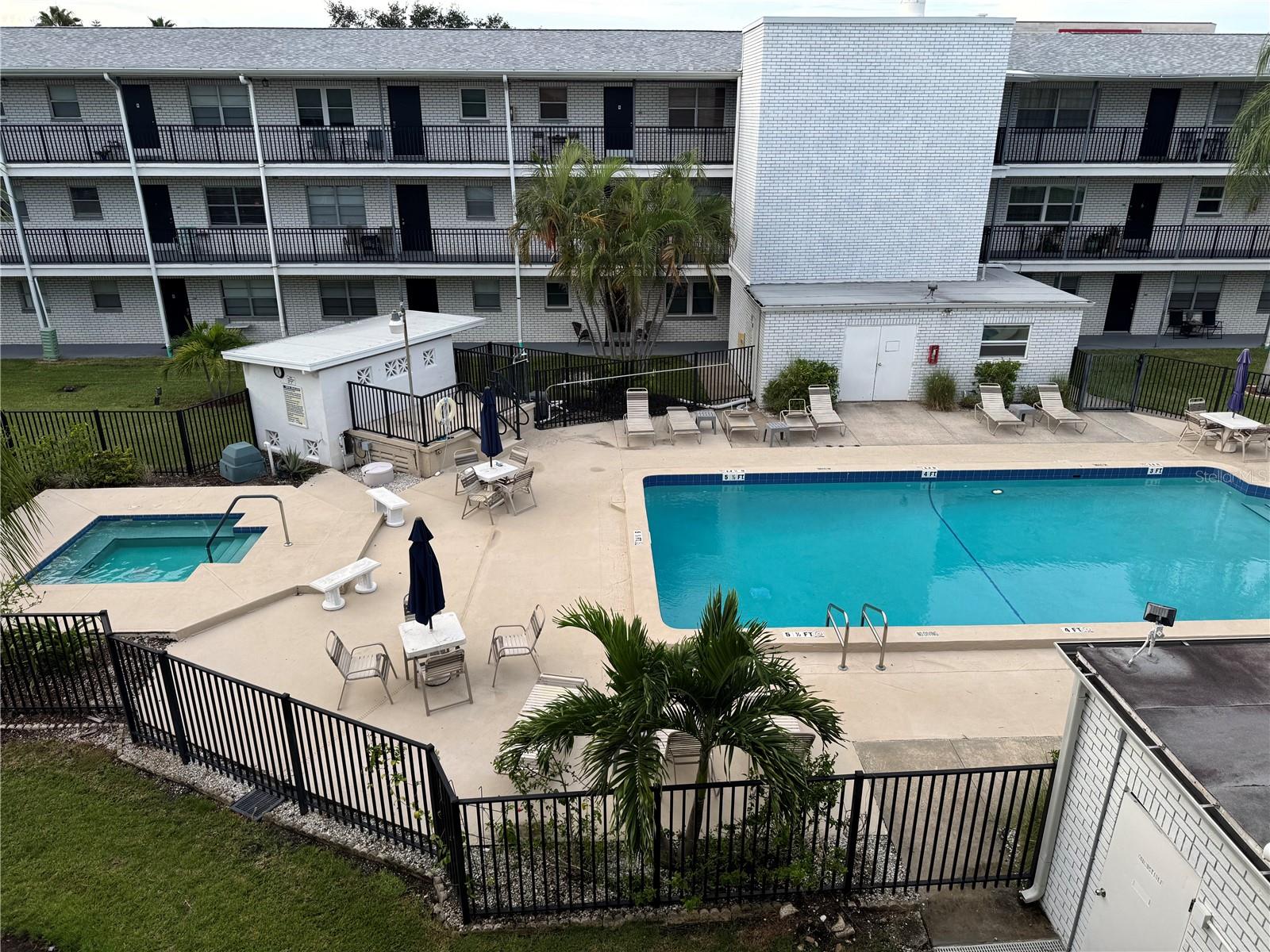 4050 4th St N #305, St Petersburg, FL 33703