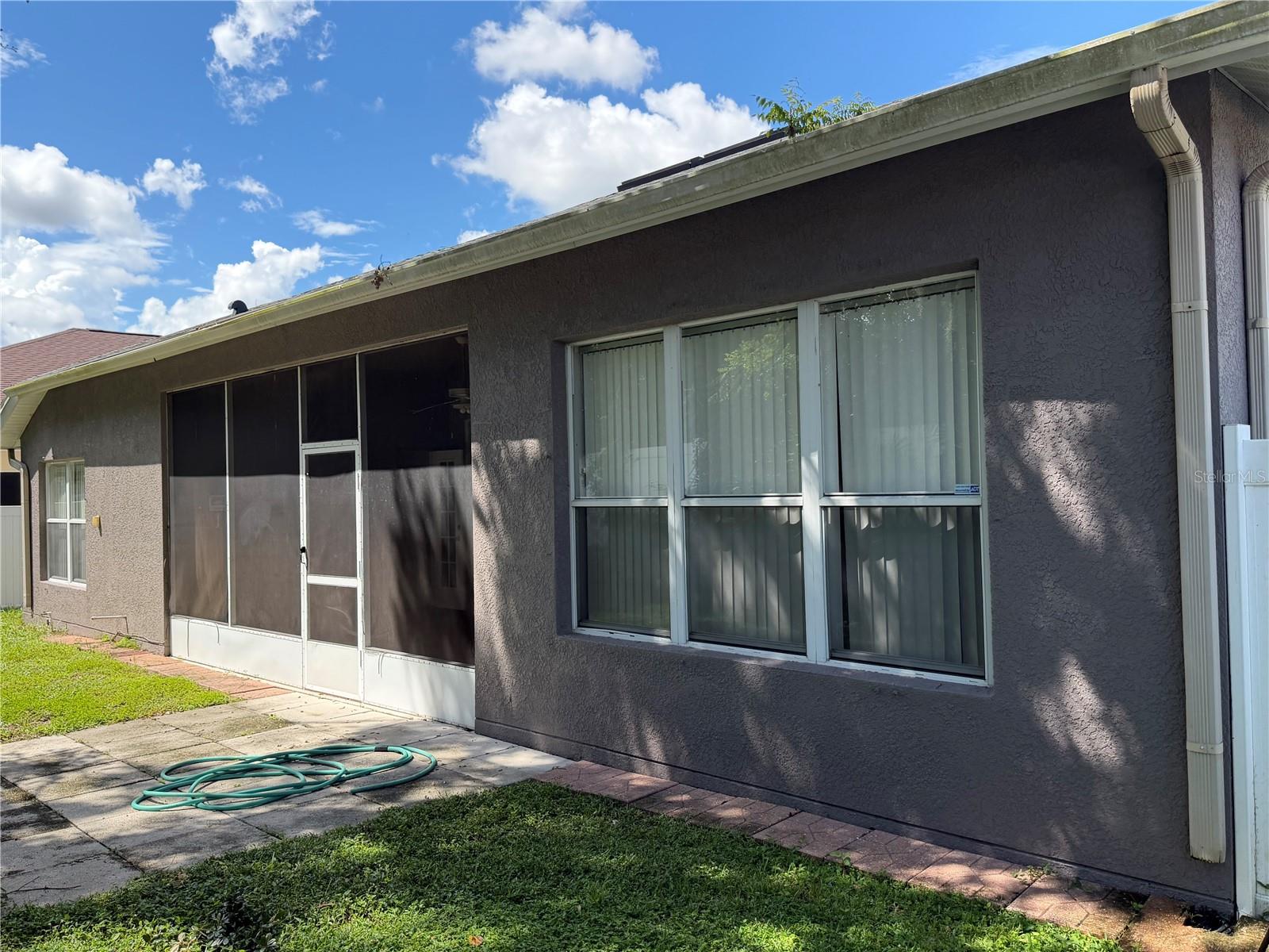 1904 Samantha Ln, Valrico, FL 33594