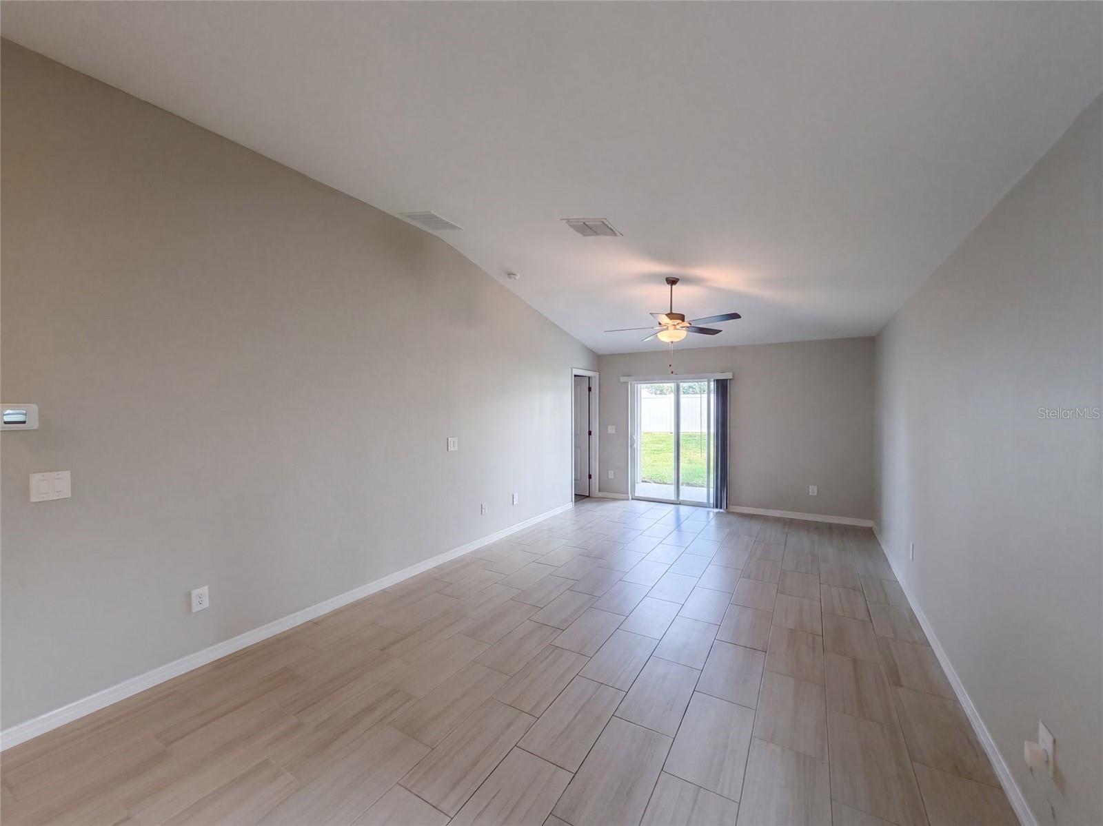 3513 Radiant Mountain Dr, Plant City, FL 33565