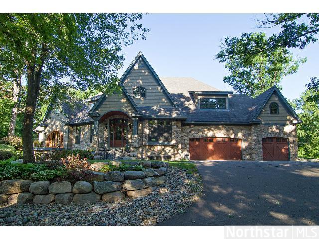 245 Paisley Ln, Golden Valley, MN 55422