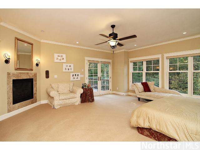 245 Paisley Ln, Golden Valley, MN 55422