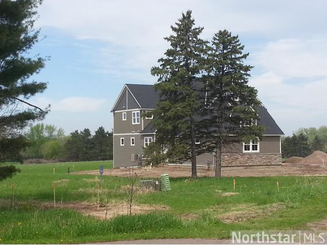 19 Hillary Farm Ln, Gem Lake, MN 55110