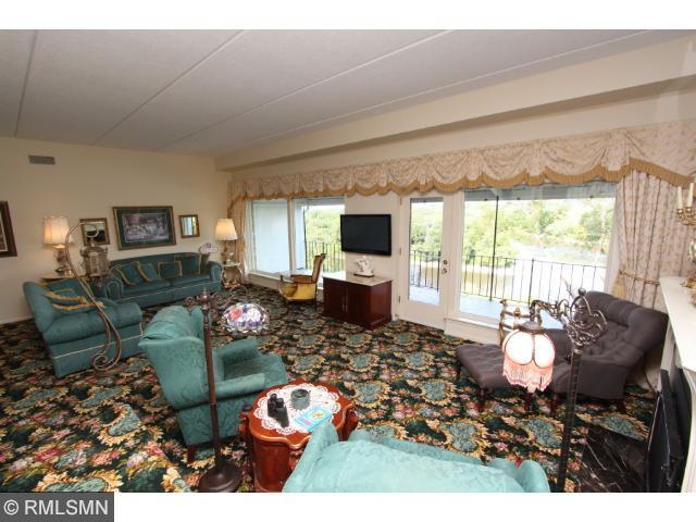 1123 Sibley Memorial Hw, Saint Paul, MN 55118