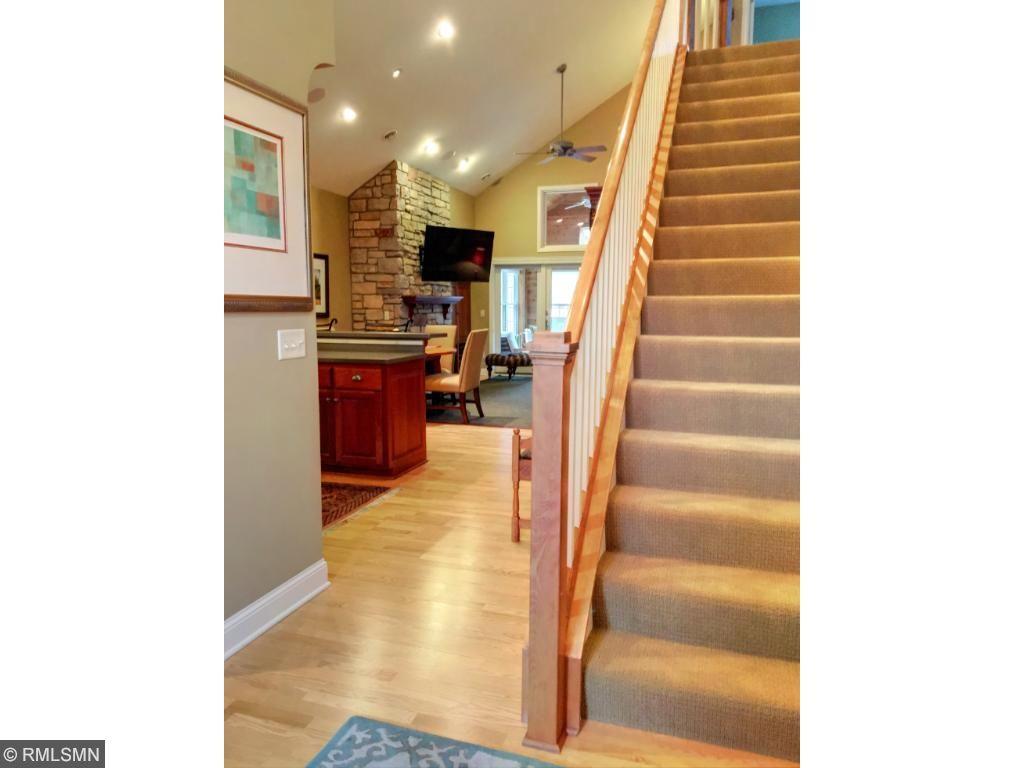 183 Stonebridge Ct, Saint Paul, MN 55118
