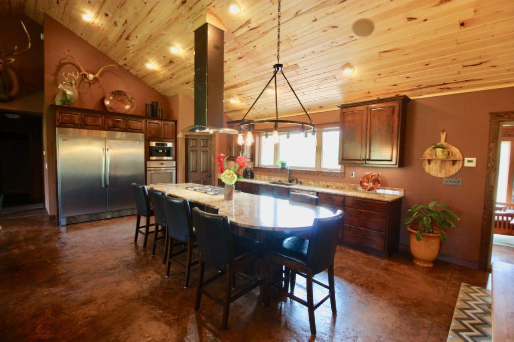 933 Gull Meadows Ln, East Gull Lake, MN 56401
