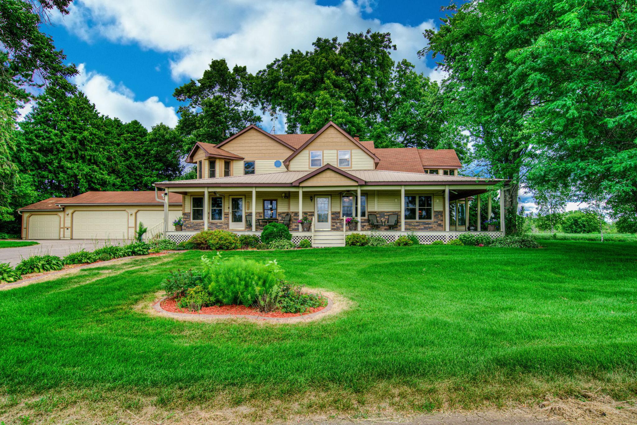 13223 340th St, Center City, MN 55012