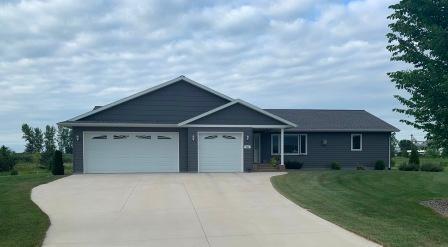 101 Sunset Dr, Prinsburg, MN 56281
