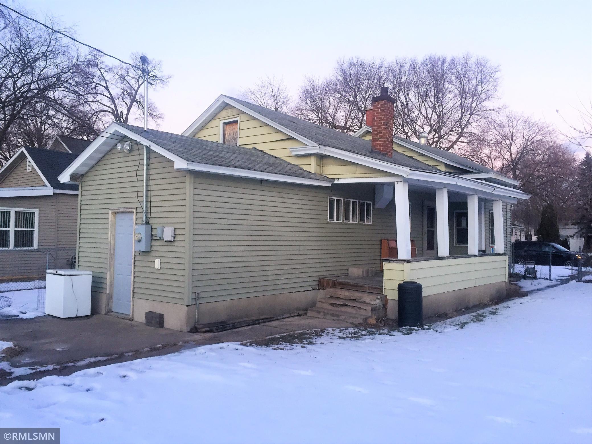 1311 Charles St, La Crosse, WI 54603