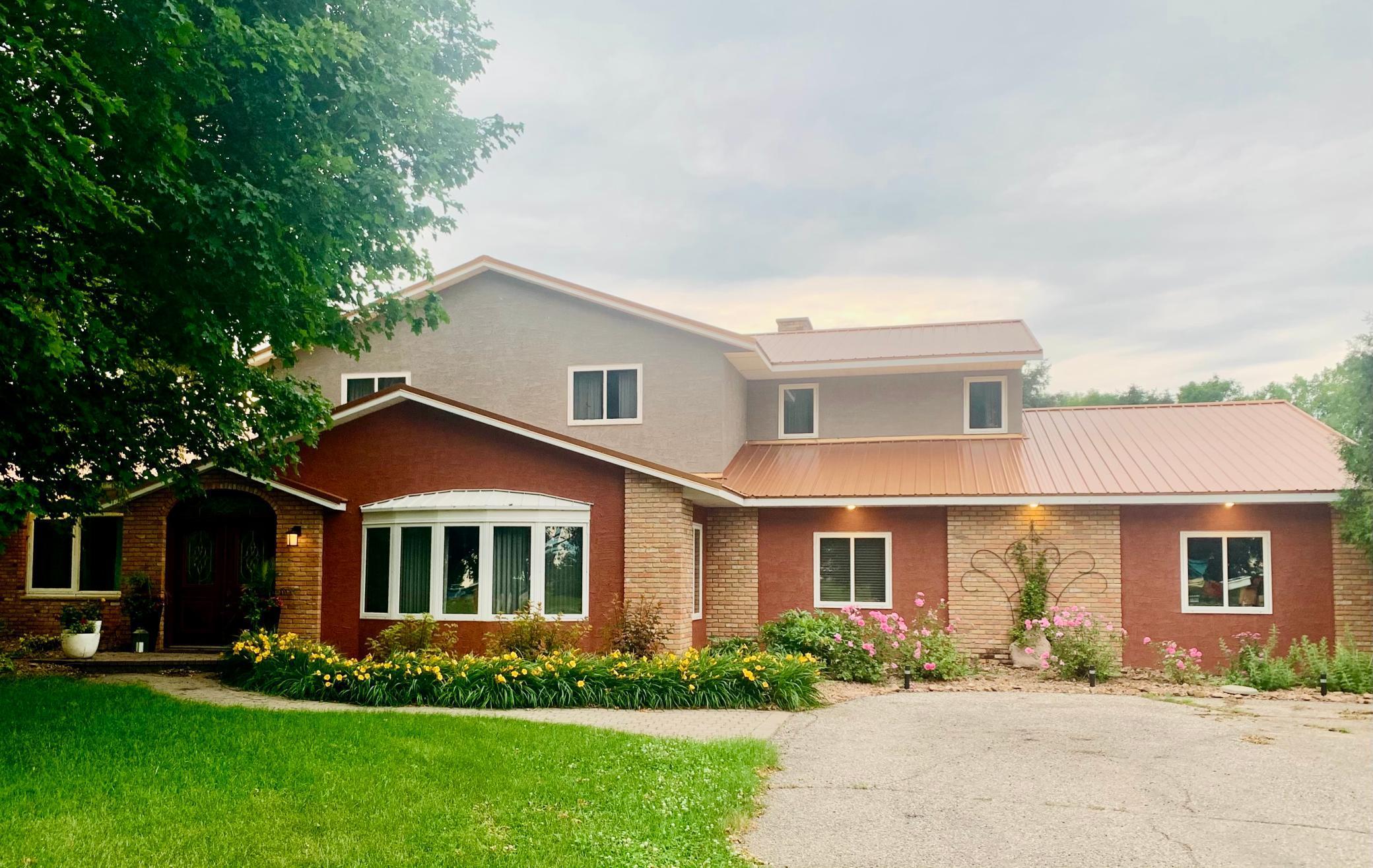 9080 195th Ave SW, Prinsburg, MN 56281