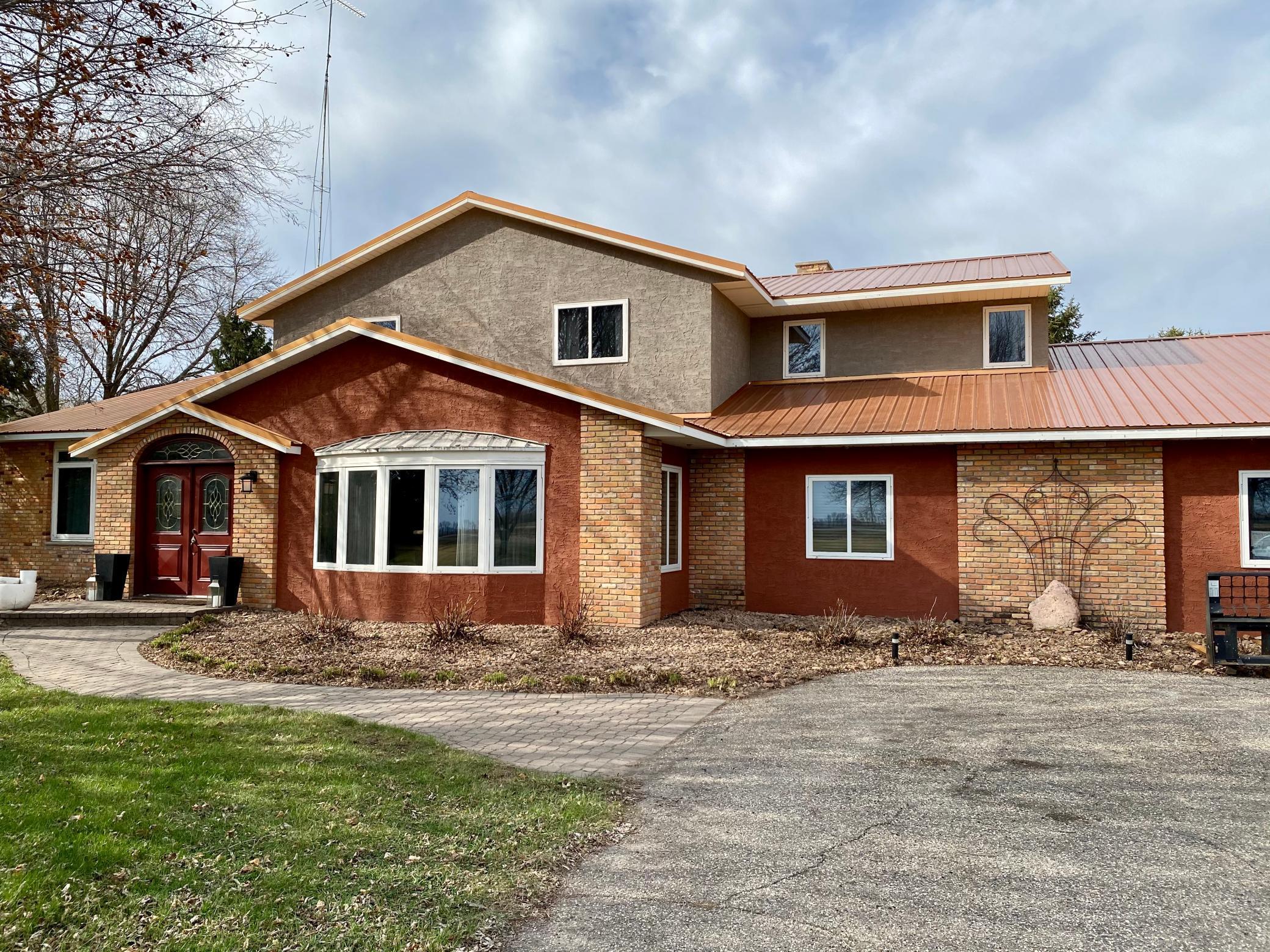 9080 195th Ave SW, Prinsburg, MN 56281