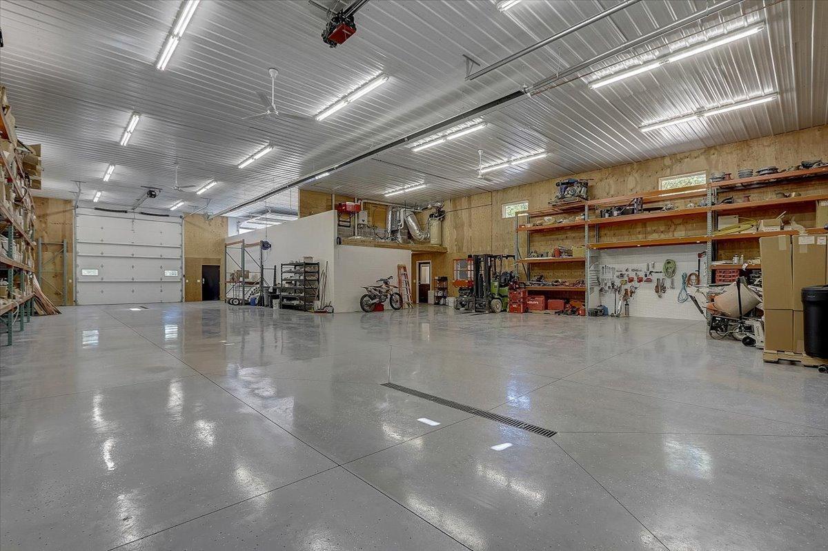 185 7th St NE, Mayer, MN 55360