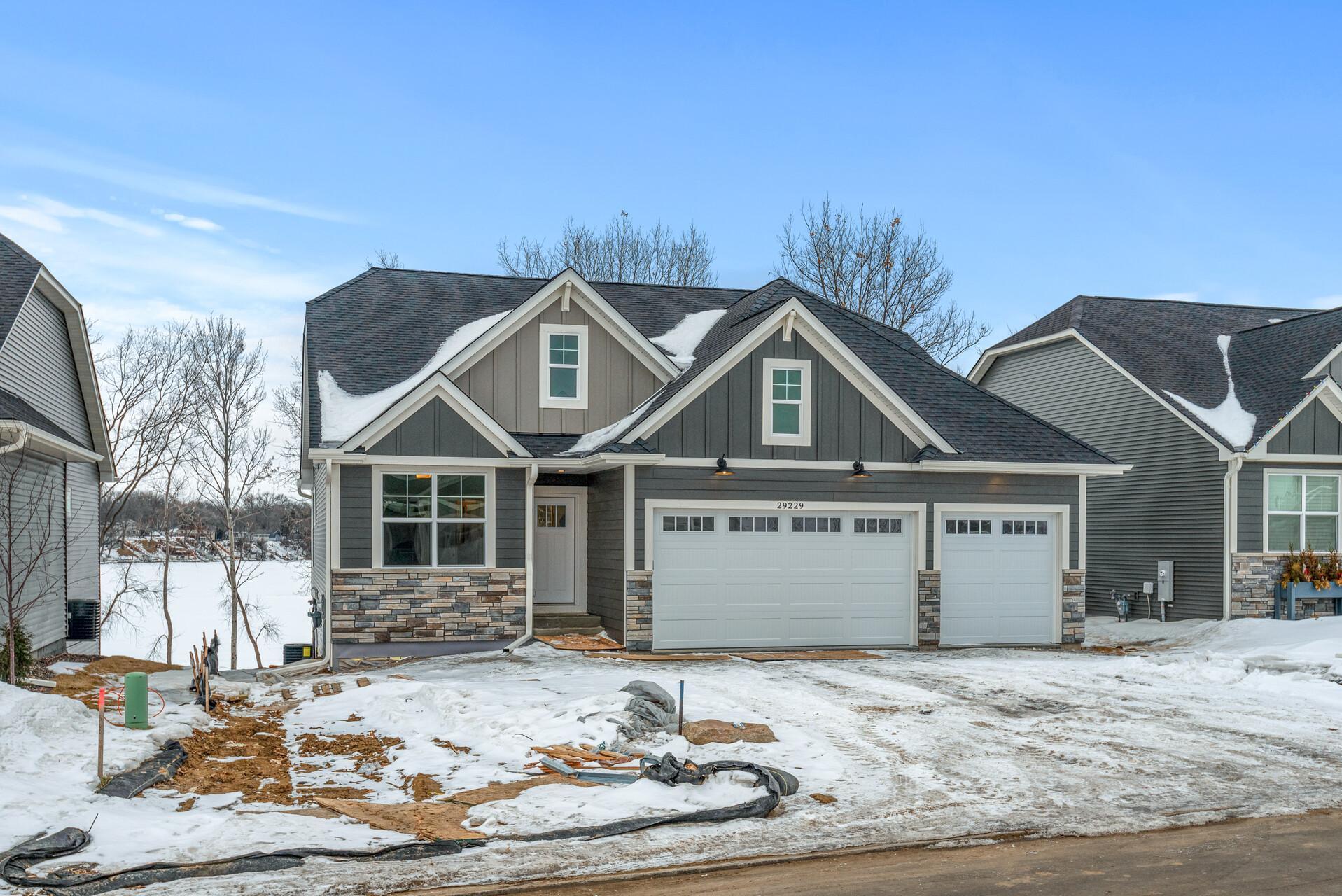 29229 Kenwood Way, Chisago City, MN 55013