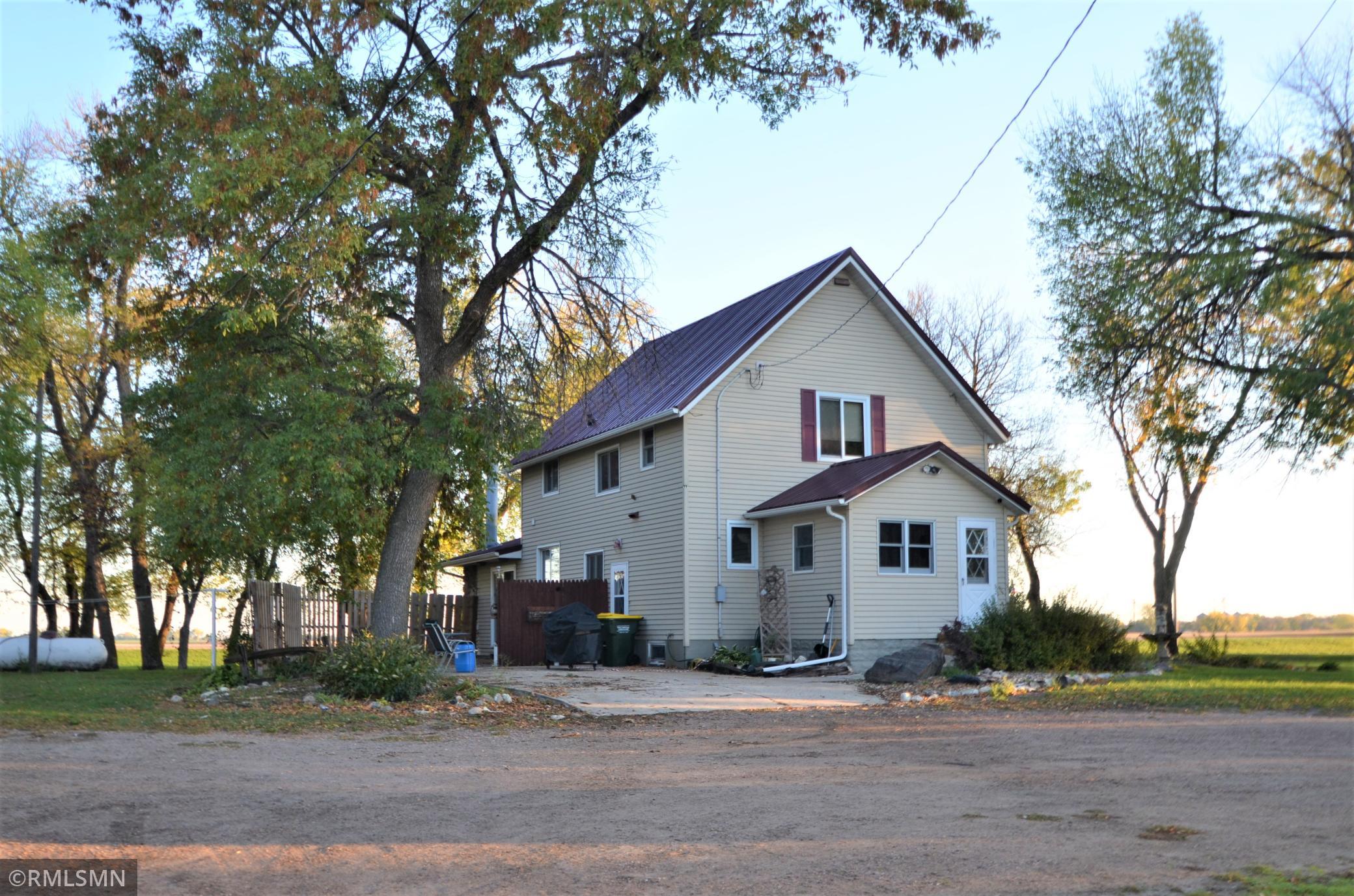 5401 195th Ave SW, Prinsburg, MN 56281