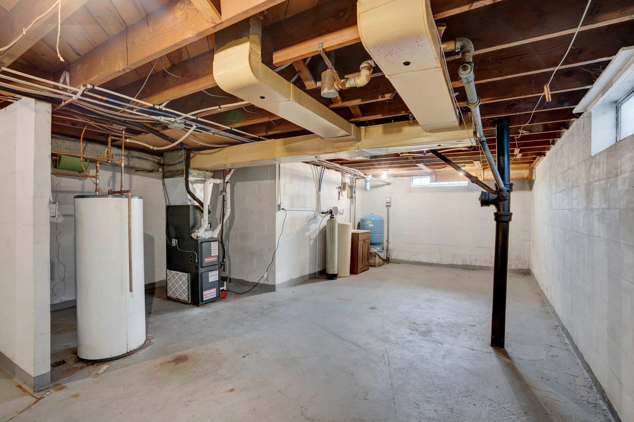 2552 Bainbridge St, La Crosse, WI 54603