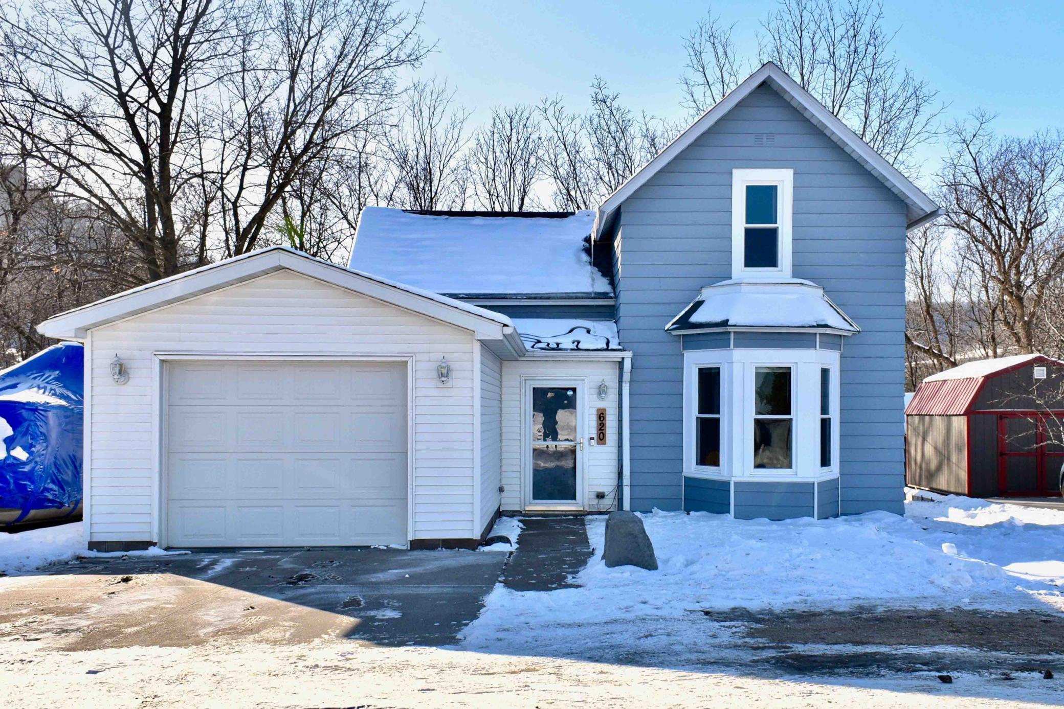 620 Main St, Dakota, MN 55925