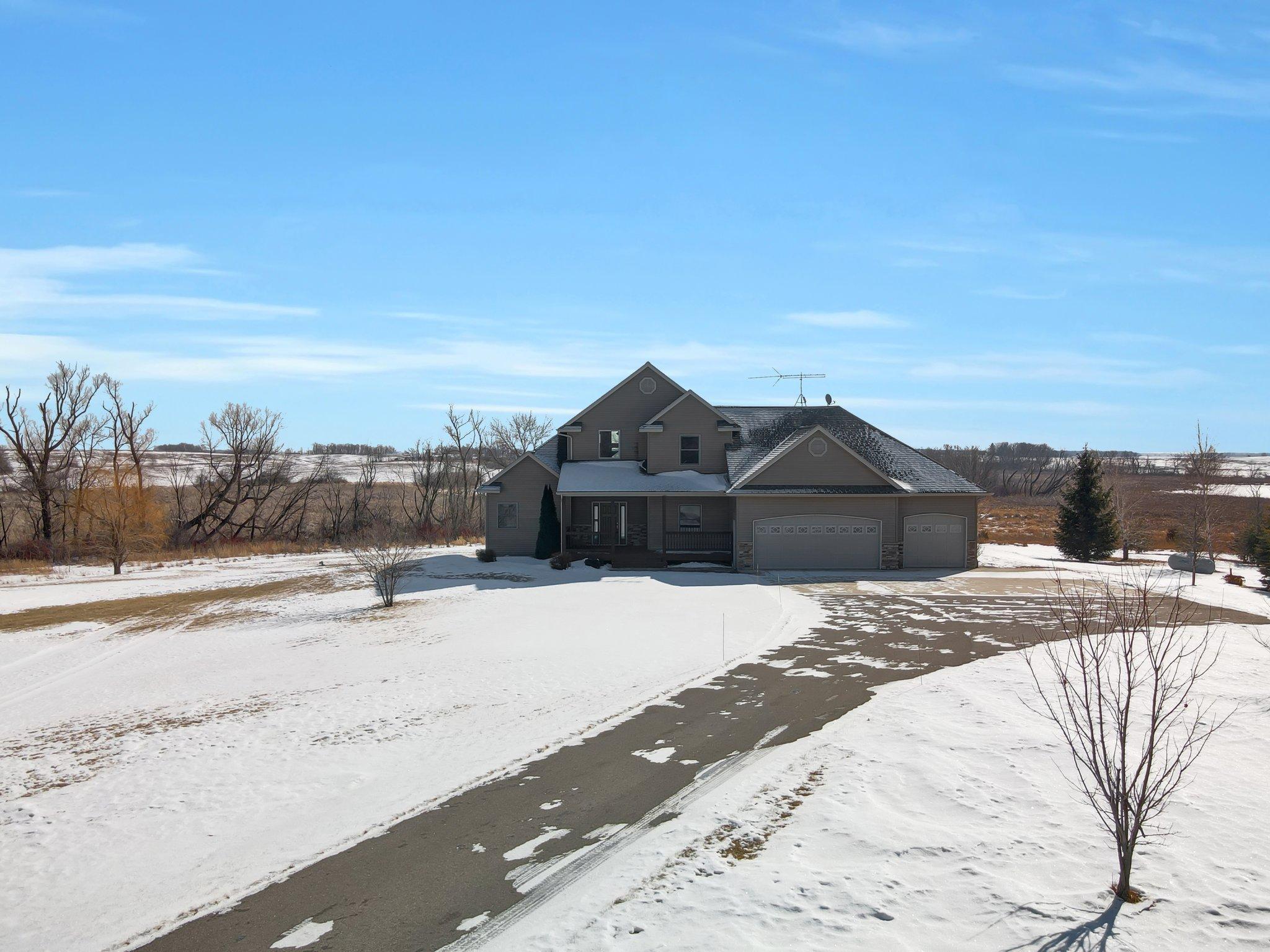 42821 221st Ave, Le Center, MN 56057