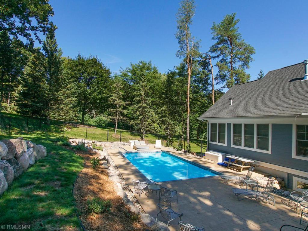 1965 Pine Ridge Dr, West Saint Paul, MN 55118