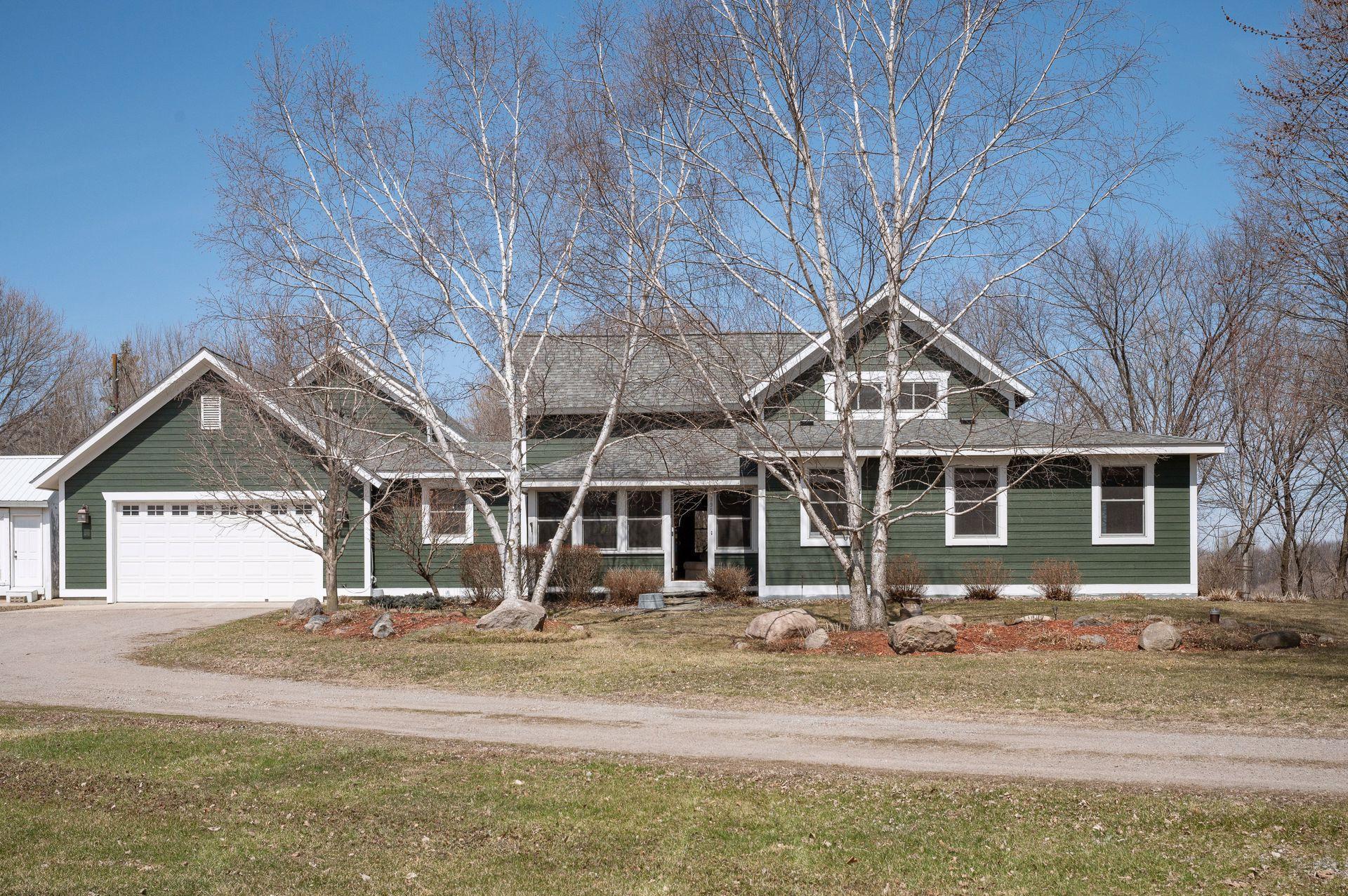 8995 Vernon St, Rockford, MN 55373