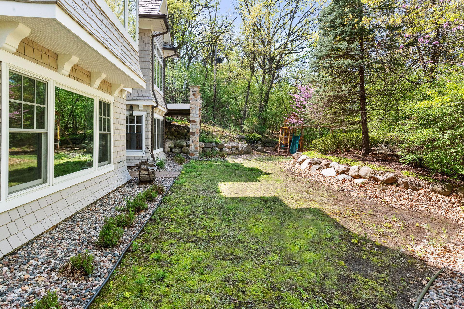 6621 Mohawk Trl, Edina, MN 55439